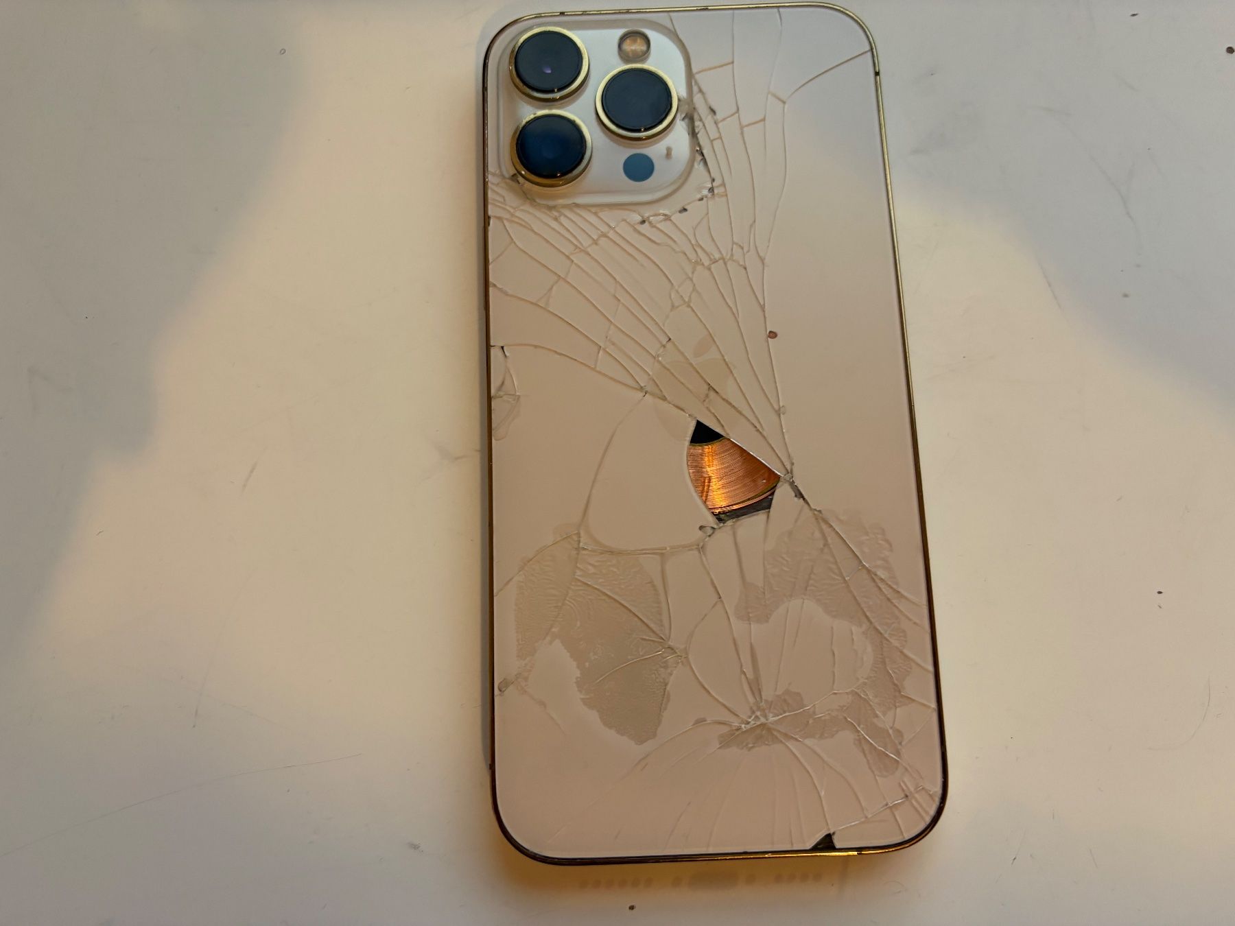 Apple Portables: APPLE iPhone 13 Pro Max iCloud gesperrt – Défectueux à Pratteln par Compsell 1