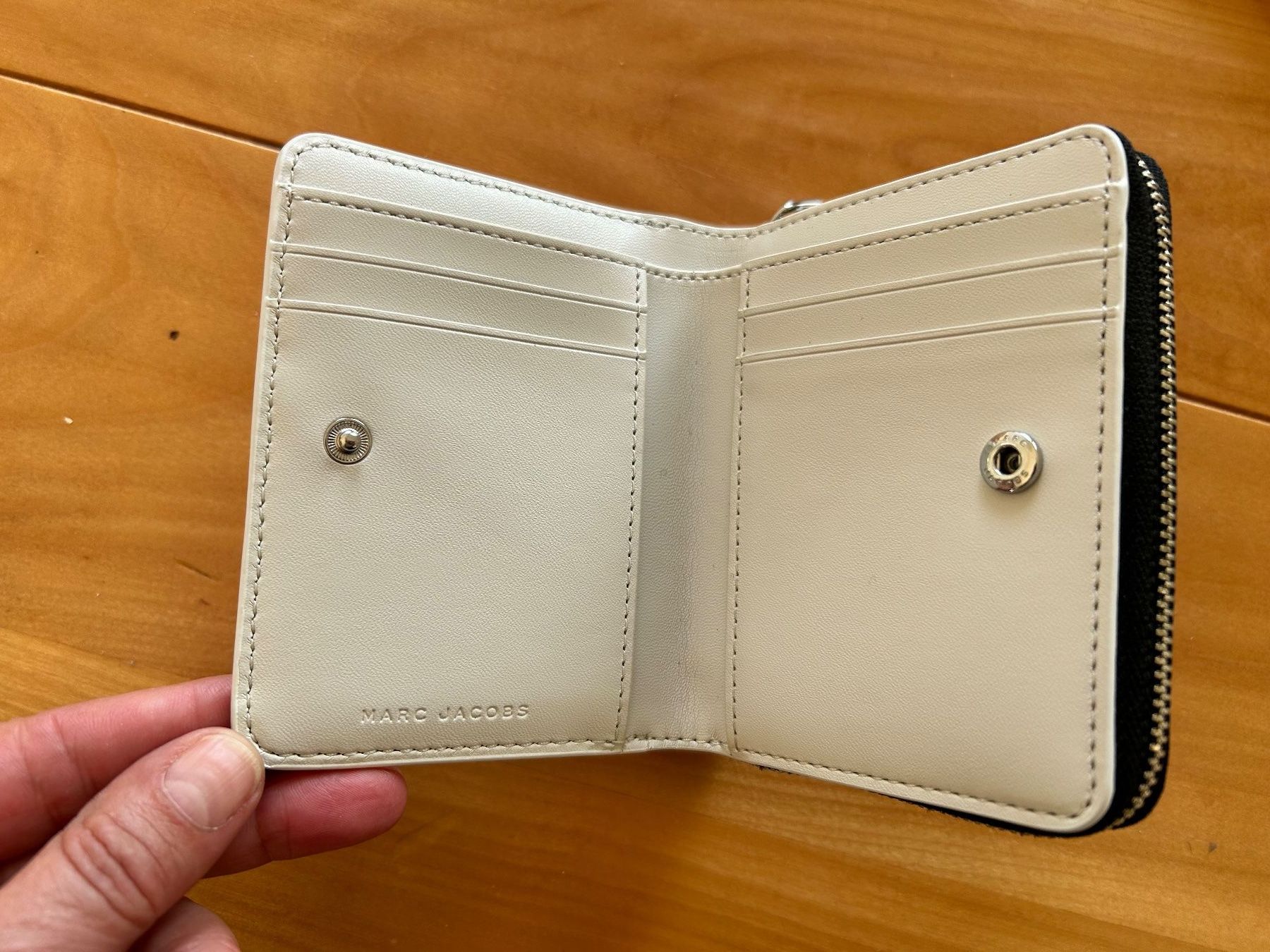 Marc Jacobs Portamonete: Geldbörse The Wallet Marc Jacobs – Usato da Thun venduto da Younique 2