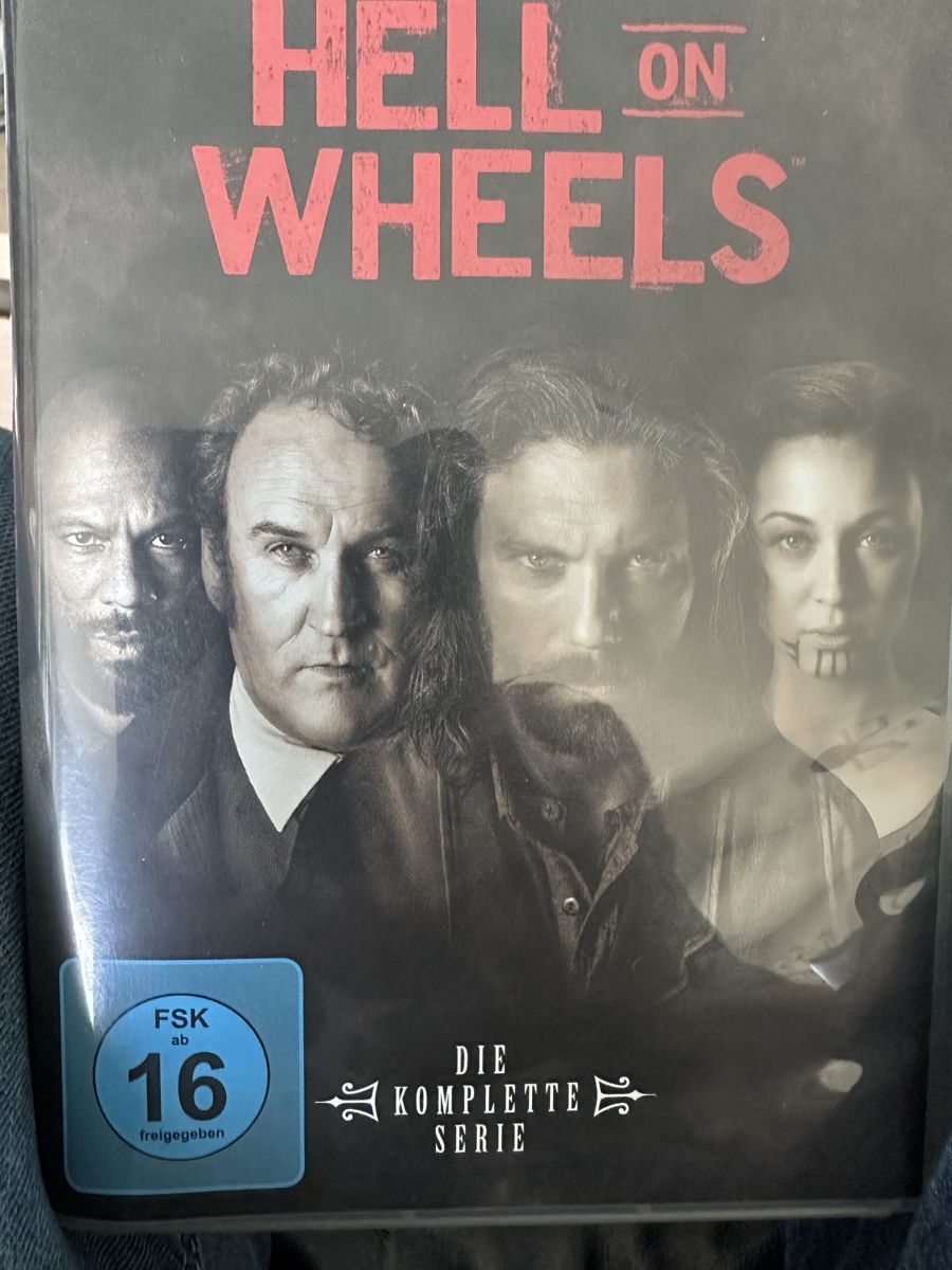 Tous les DVDs: Hell on Wheels Die komplette Serie DVD Box – D'occasion à Tüscherz-Alfermée par Pluriel2
