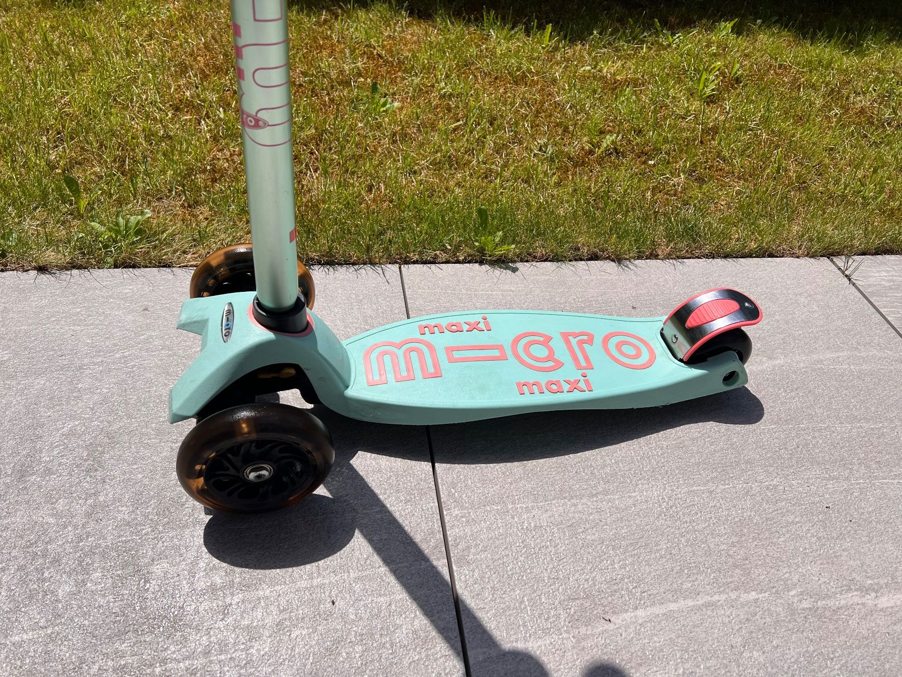Micro Kickboard: Micro Scooter - maxi - türkis - Leuchträder – Usato da Ebertswil venduto da Arula7 2
