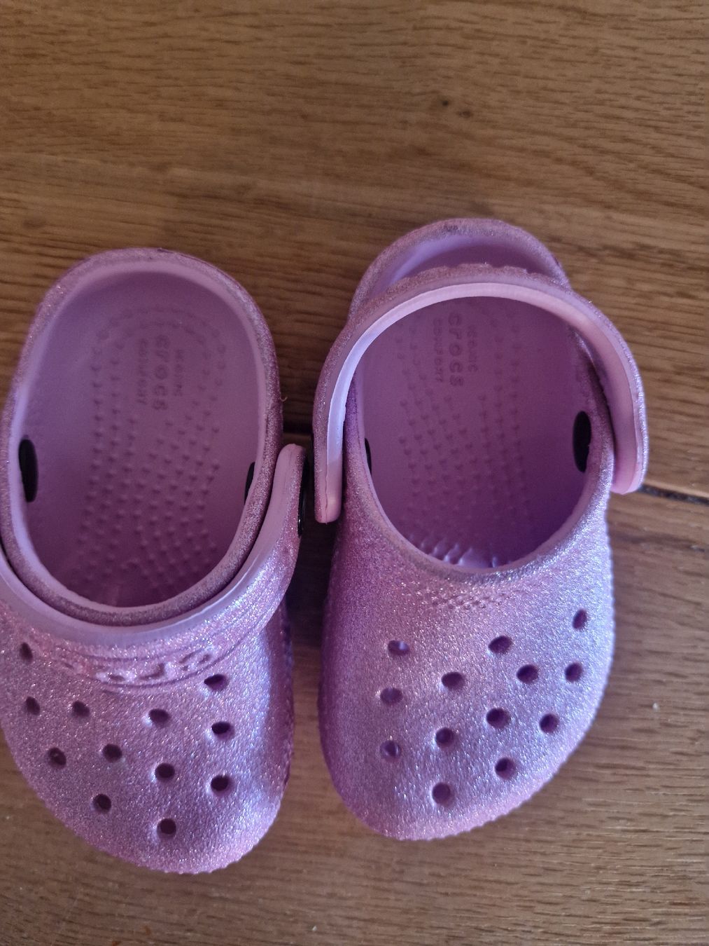 Crocs Schuhe für Jungen: Crocs Nr 4 - Pink mit Glitzer – Gebraucht aus Reinach BL von Dschinni80 1
