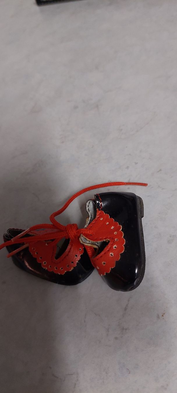 Heidi ott Poupées: 5Paar Puppenschuhe H. Ott? – D'occasion à Muri AG par nindo1 5