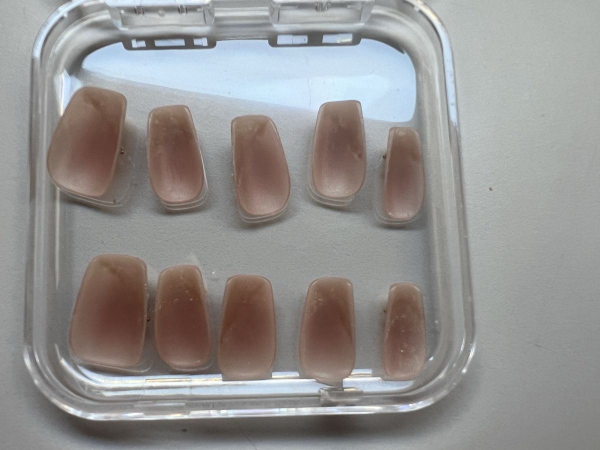 Ongles artificiels: Faux ongles design fleurs perle neuf – Neuf (Voir description) à Vernier par lea_77bv 1