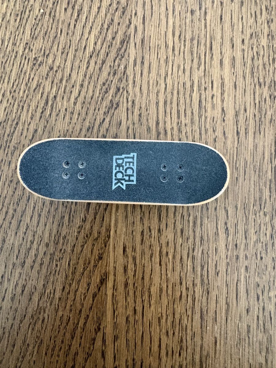 Spielzeuge: Tech Deck Fingerboard - Neuwertig - Für Tricks Profi! – Neu (gemäss Beschreibung) aus Sissach von hfgr