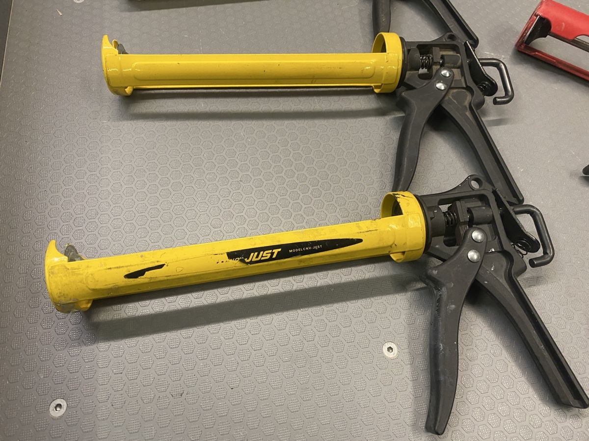 Tutti gli attrezzi: Posten Kartuschenpressen ab 1.- – Usato da Wabern venduto da HK-Design 1