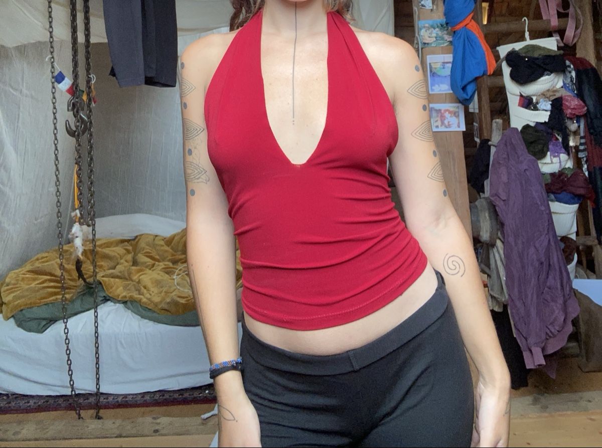 Top: Neckholder Top in rot – Usato da Rehetobel venduto da Norea69