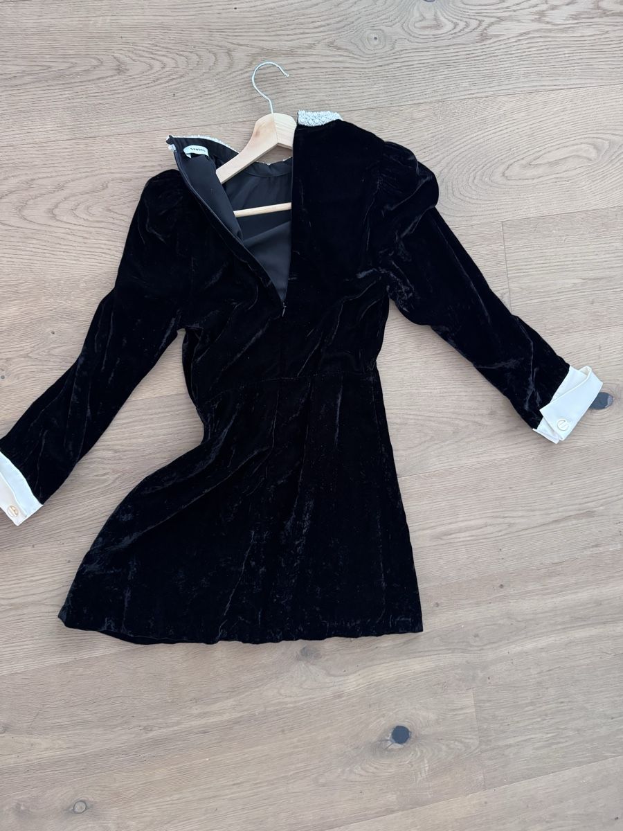 Sandro Vestiti: Sandro Paris Samtkleid schwarz weiss Gr. 36 – Usato da Winterthur venduto da Nadine81 2