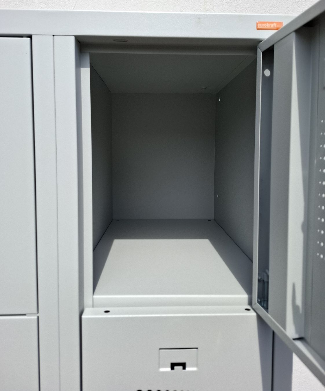Armoires: Metallschrank / Schliessfächer - 10 Abteile – Neuf (Voir description) à Reinach BL par Malin20 3