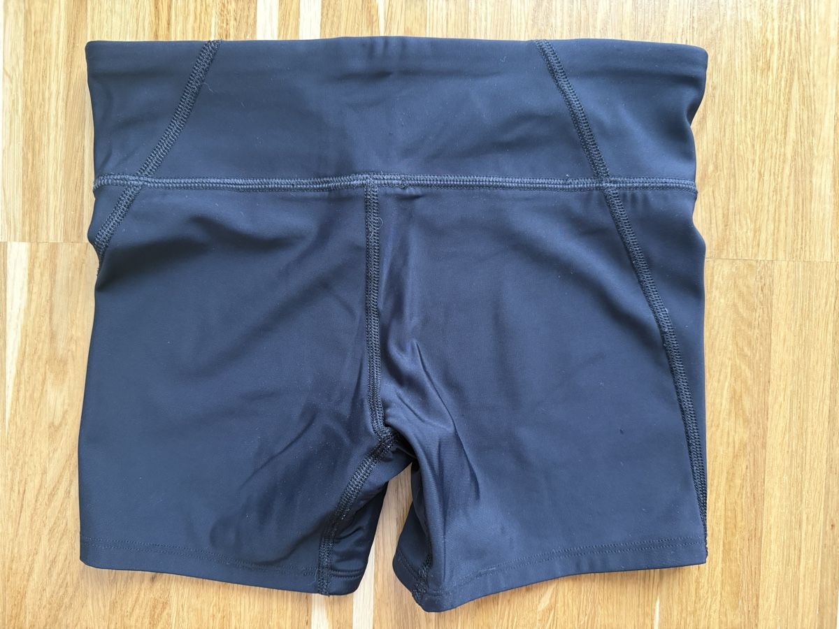 Under Armour Hosen: Under Armour: Schwarze, kurze Sporthose – Gebraucht aus Bülach von tamara1301 1