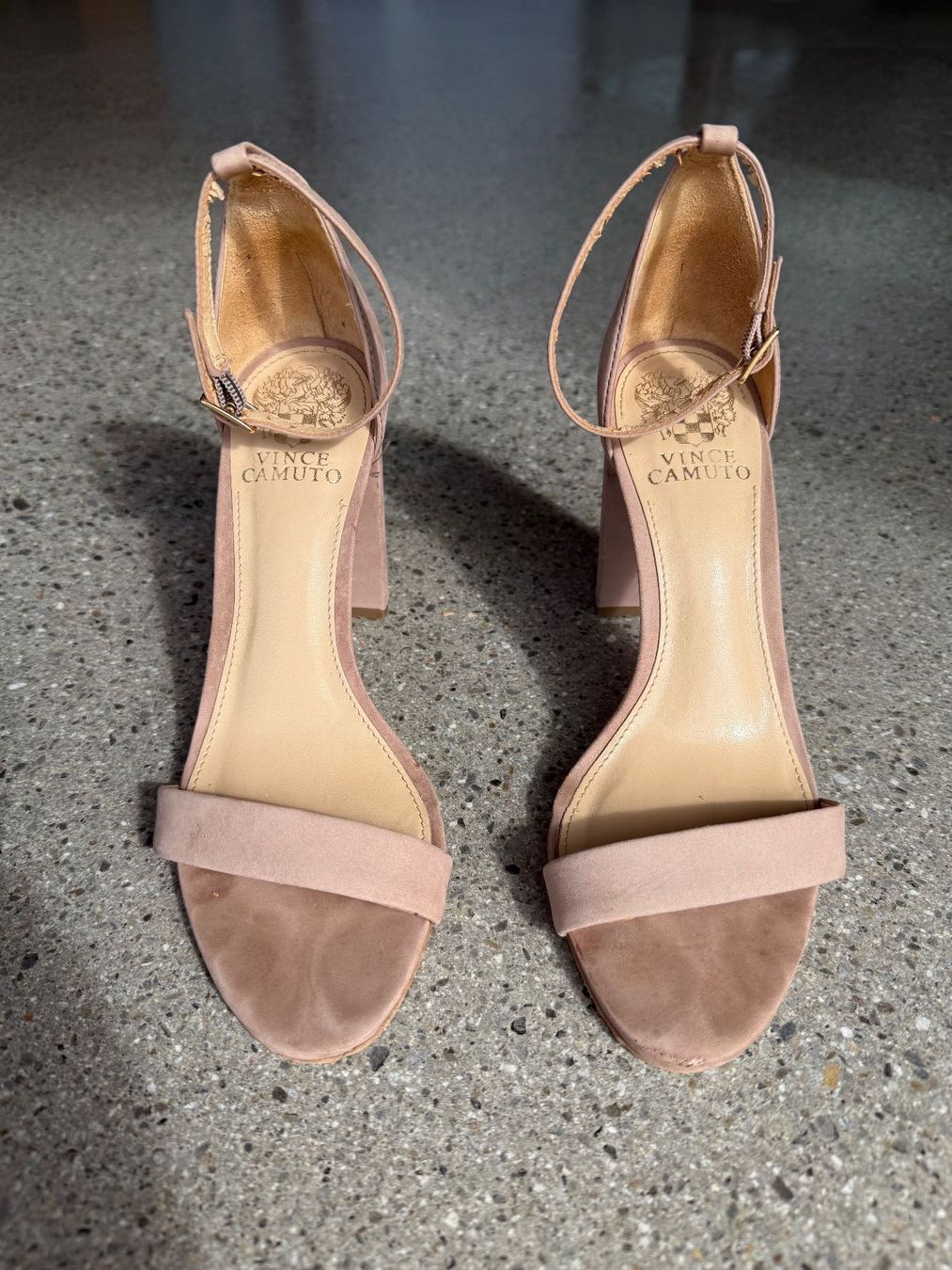 Scarpe da donna: Vince Camuto Sandaletten mit Blockabsatz – Usato da Brütten venduto da Bettina_07