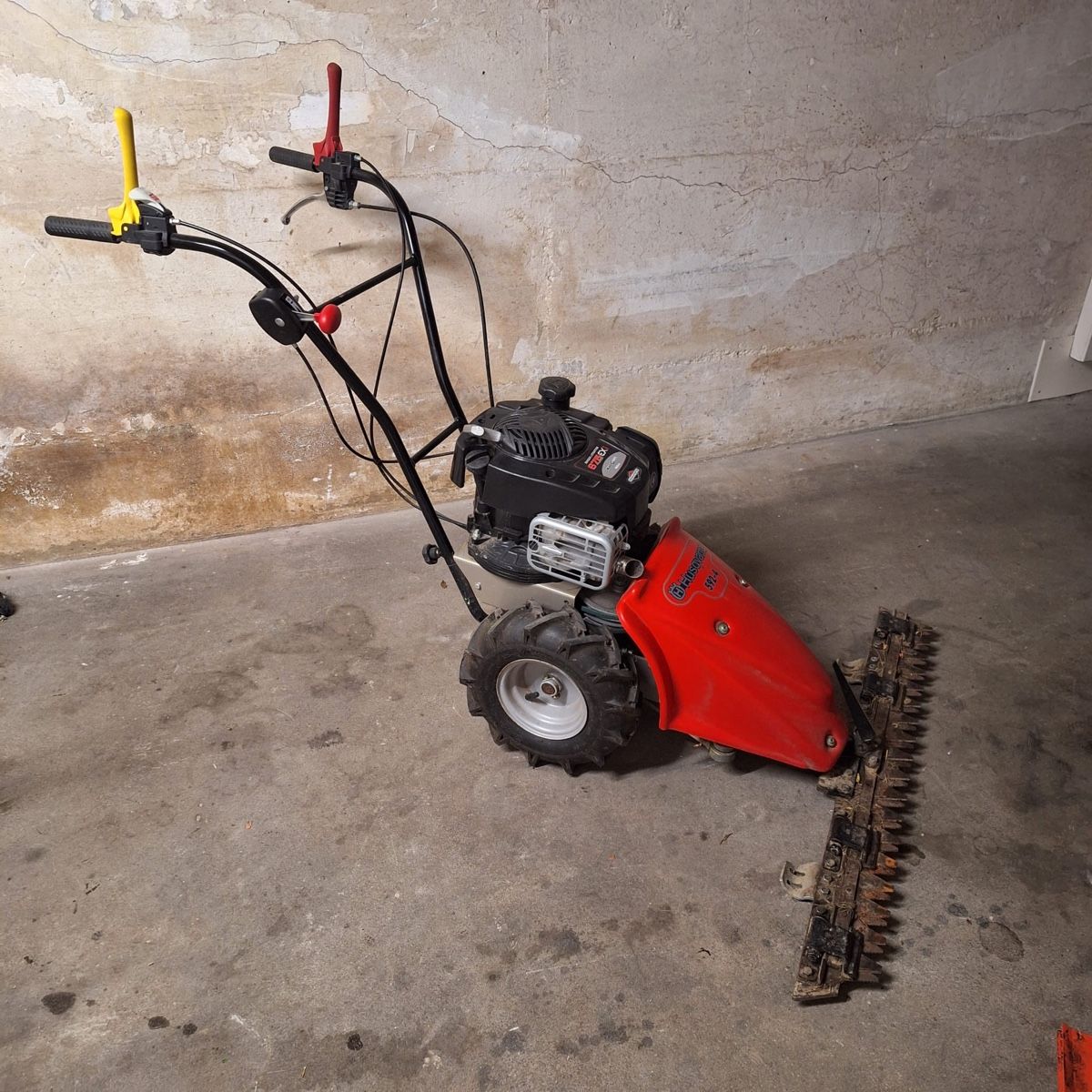 Husqvarna Tagliaerba: Balkenmäher Husqvarna  – Difettoso da Winterthur venduto da odo_t75f