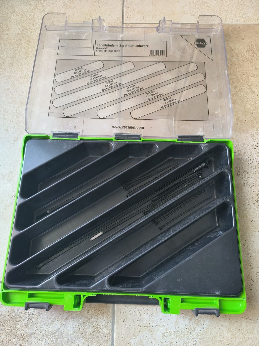 Tous les outils: Reca Werkzeug und Schrauben Set – D'occasion à Kreuzlingen par Lilith888 5
