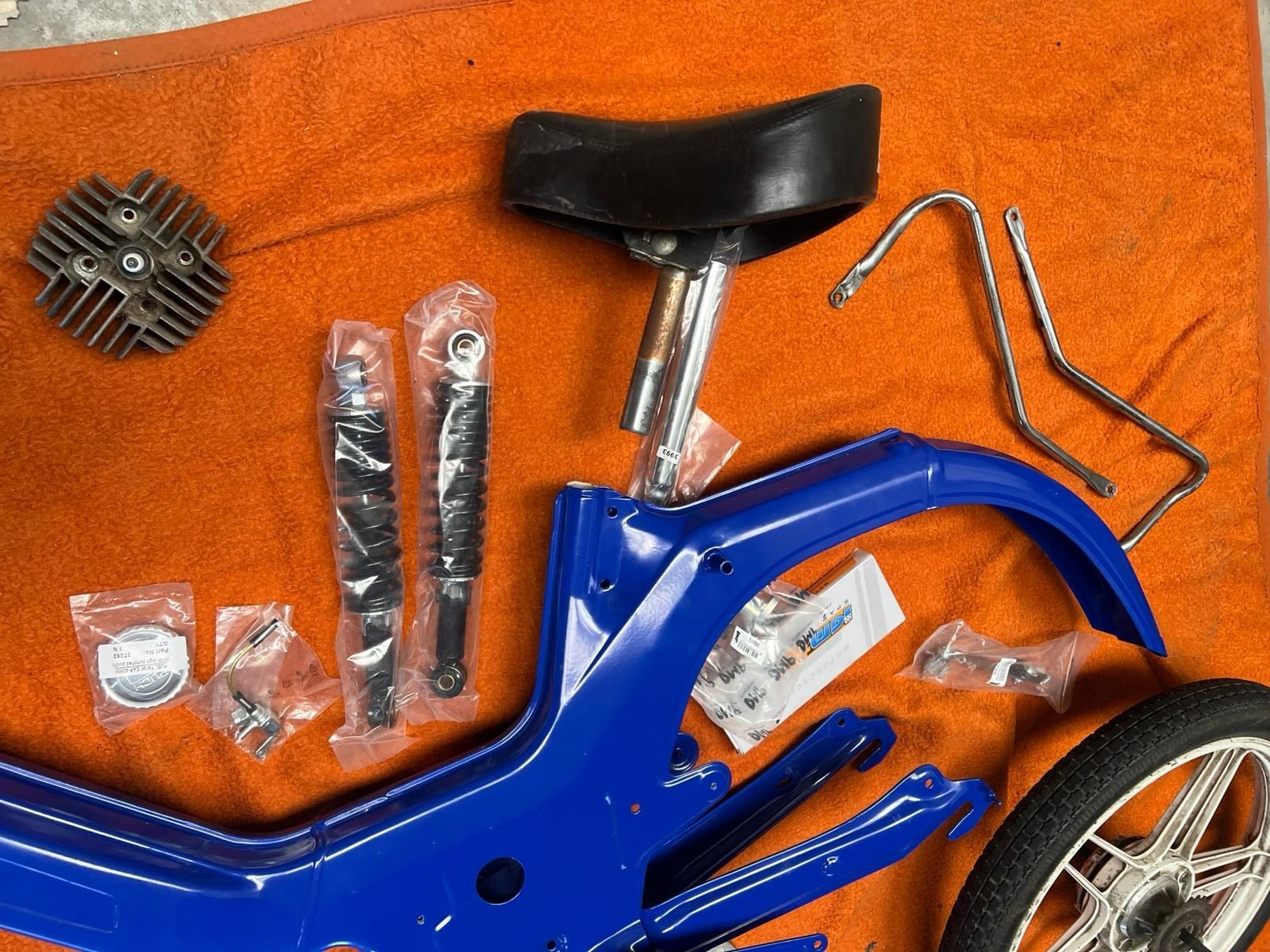 Puch Ciclomotori: Puch Maxi S Rahmen mit diversen Teilen – Difettoso da Rain venduto da sab_nky6 7