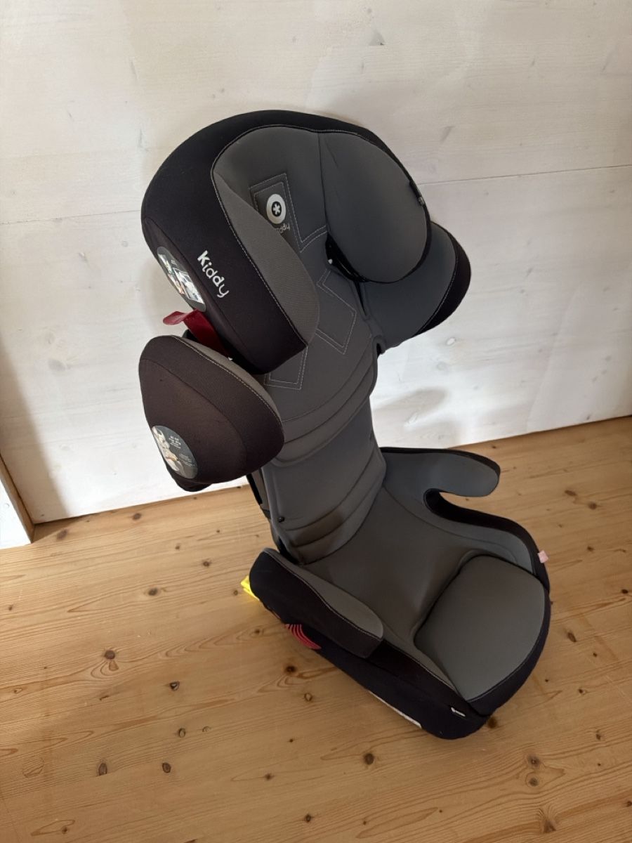 Sièges auto: Kindersitz  – D'occasion à Benken SG par unihoc92