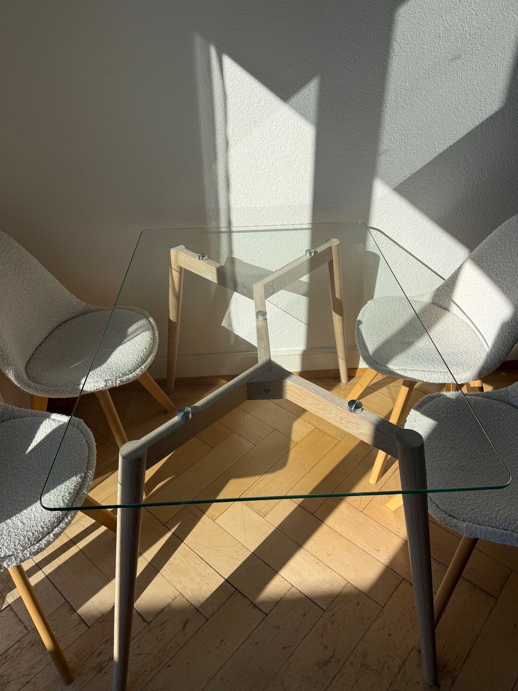 Maisons du monde Tavoli: Schöner Glastisch mit Holzbeinen – Usato da Zürich venduto da ame_r6dk 4