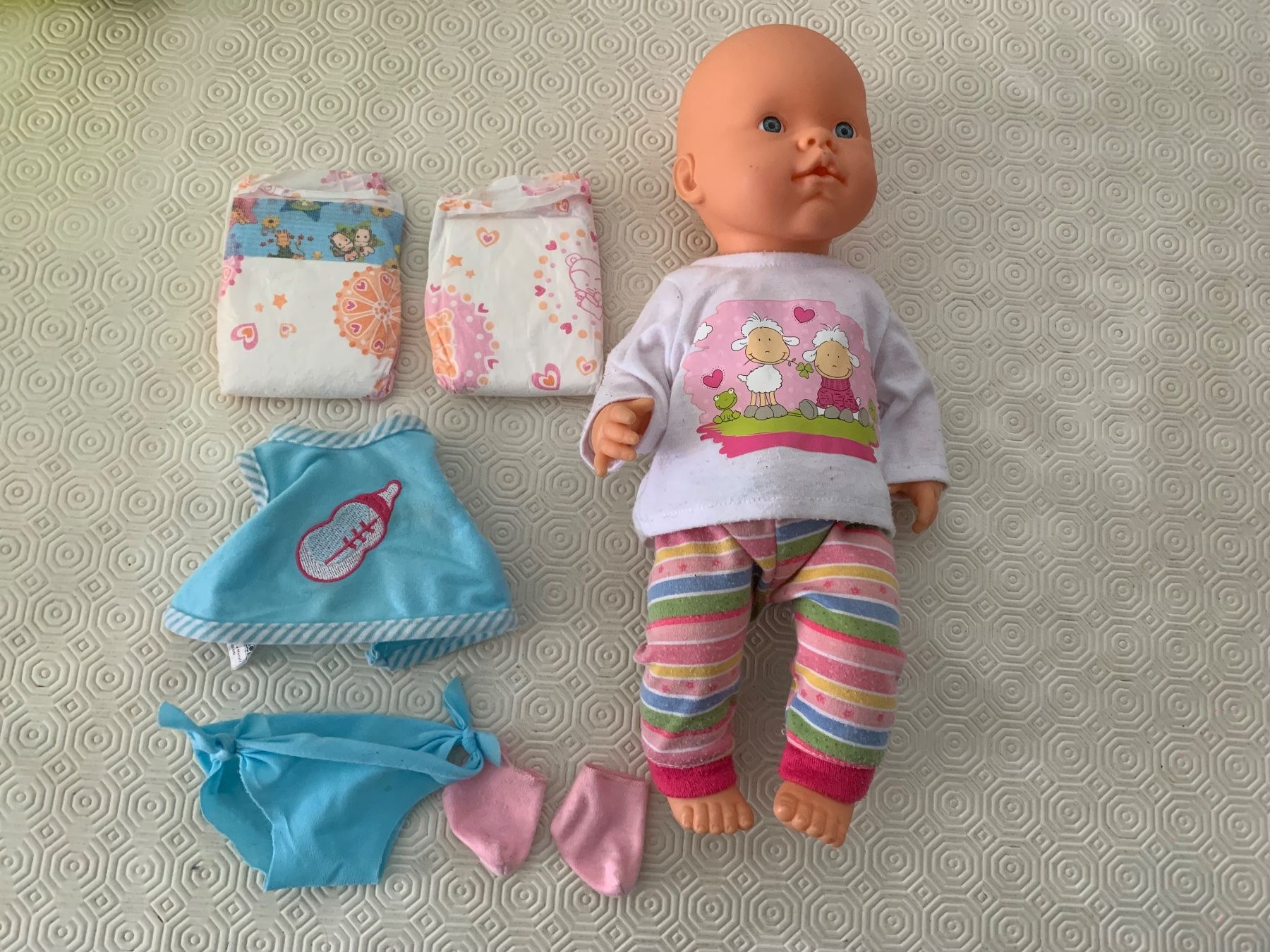Bambole: Puppe 38cm + accessoires – Usato da Arbedo venduto da nadia1973
