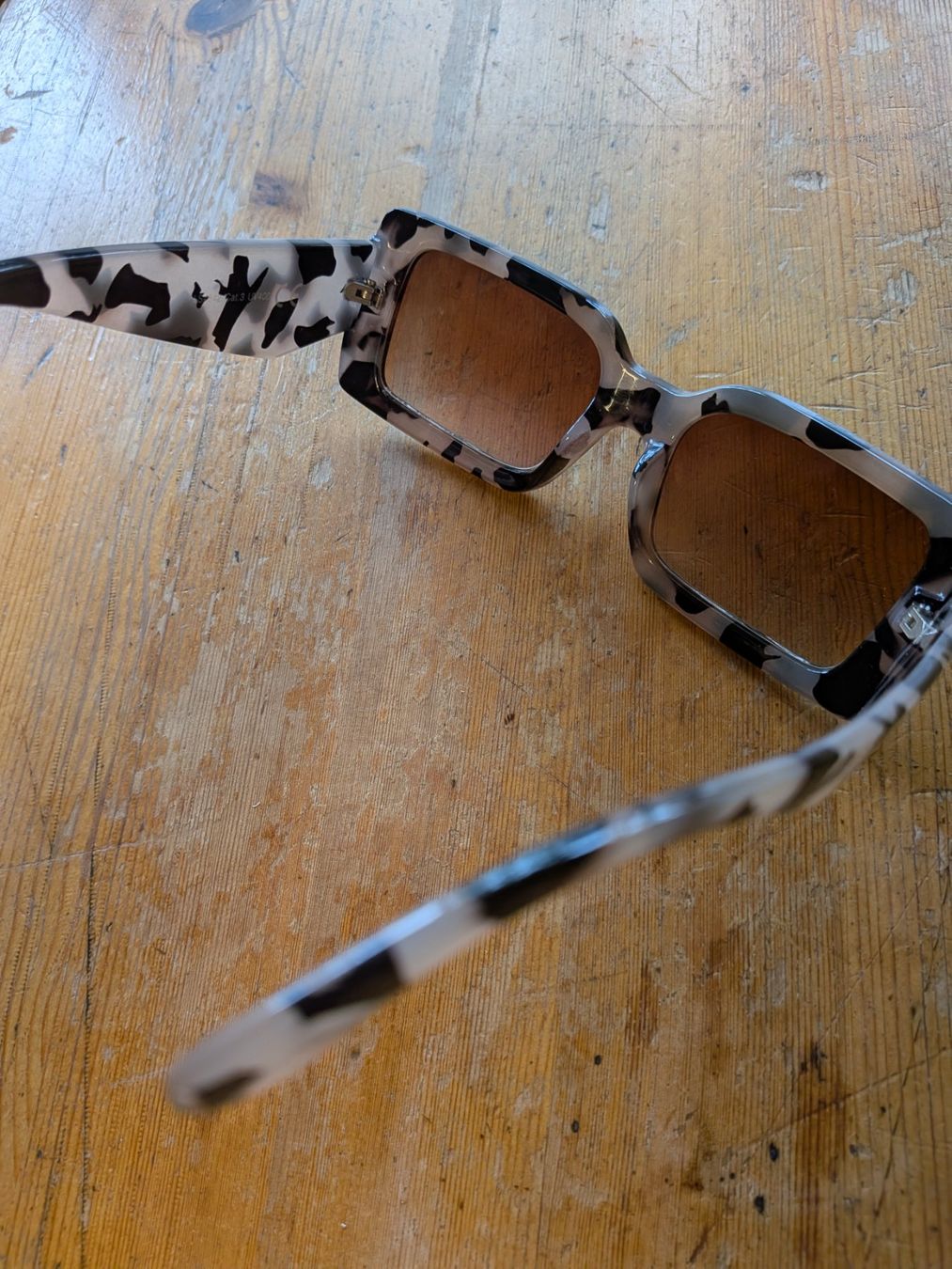 Occhiali & Lenti: Sonnenbrille eckig leomuster – Usato da Winterthur venduto da Clari1 2