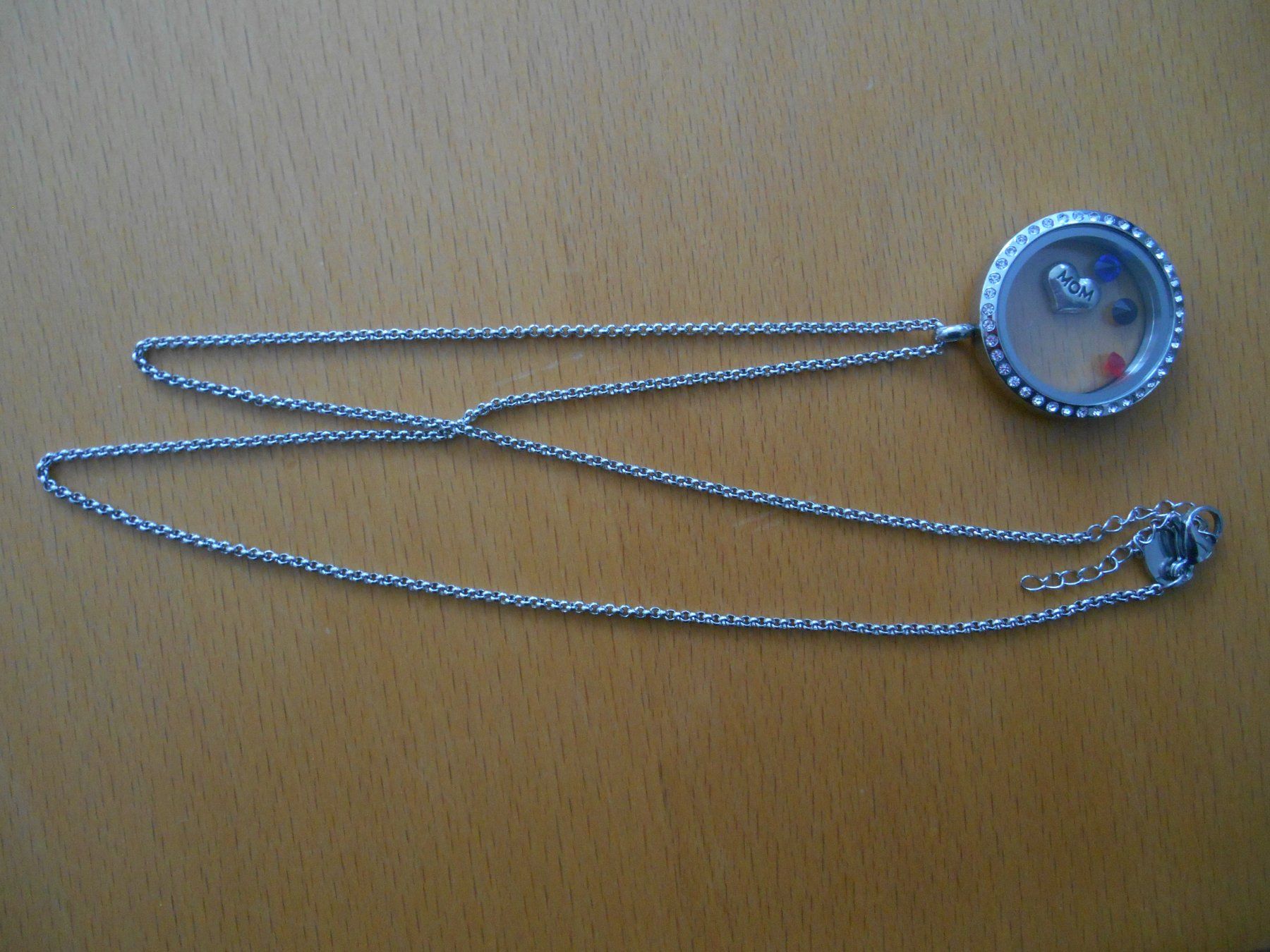 Catenine: Kette mit Medaillon – Nuovo (secondo la descrizione) da Nussbaumen AG venduto da MollyBI-20