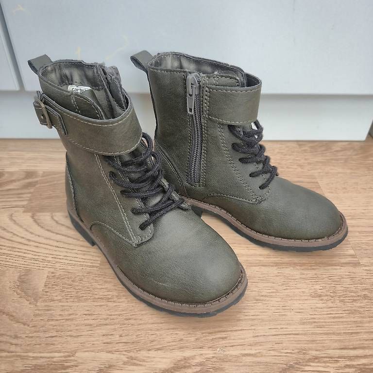 Scarpe per ragazzi: Carters Kinderschuhe, Gr EU 25 / US 9 – Usato da Bremgarten AG venduto da wellea