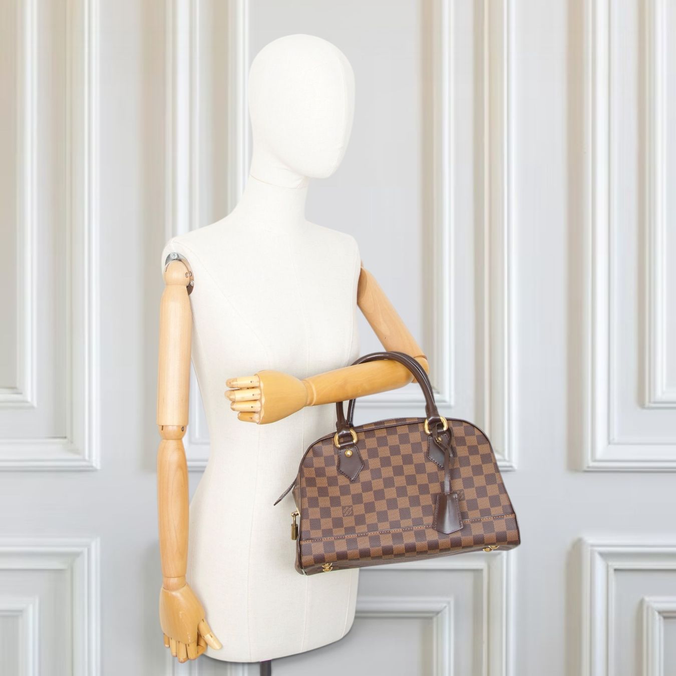 Louis Vuitton Taschen für Damen: Louis Vuitton Duomo Damier ebène – Gebraucht aus Binningen von Designerlabels 1