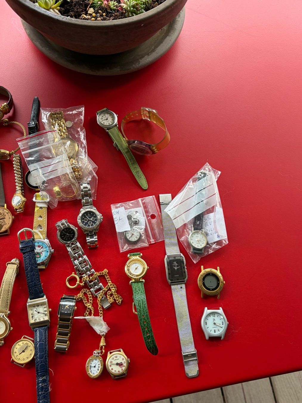 Orologi: Lot von über 40 Damenuhren – Difettoso da Zürich venduto da Airflow22 3