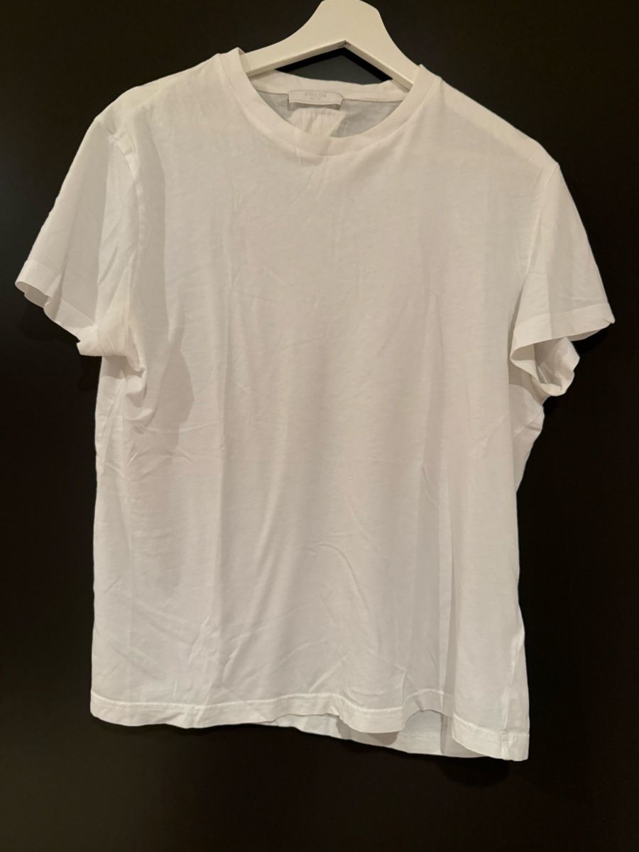 Prada T-Shirts: Prada Tshirt – Gebraucht aus Zürich von nazar__