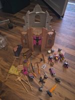 Playmobil Ritterburg mit Figuren und Zubehör guter Zustand