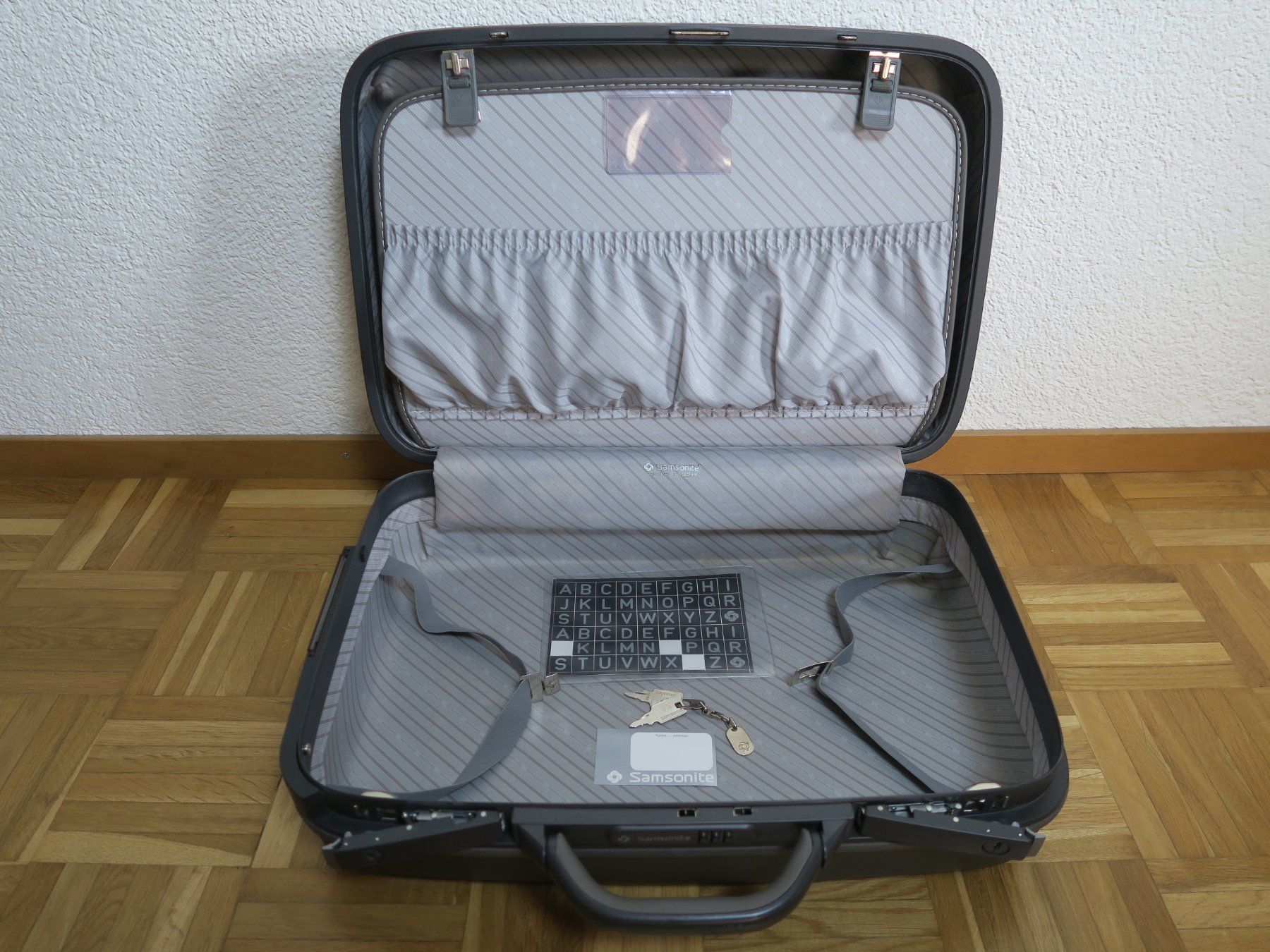 Samsonite Valigie: Samsonite Koffer - Cabin case - top Zustand! – Nuovo (secondo la descrizione) da Siebnen venduto da MarenSchweiz 3