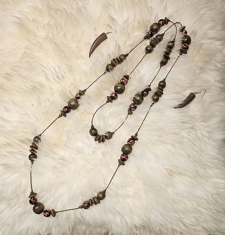 Sonstiger Schmuck: Holzkette & Holzohrringe – Gebraucht aus Rotkreuz von Kaffitanteli