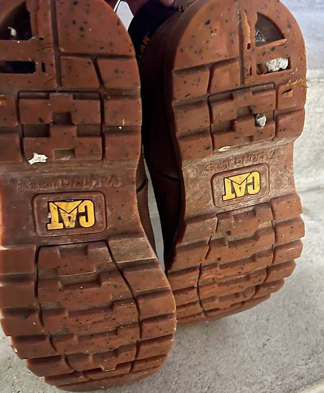 Herrenschuhe: Herrenschuhe aus Leder, Gr. 44, CAT – Gebraucht aus Flawil von SG8888 2