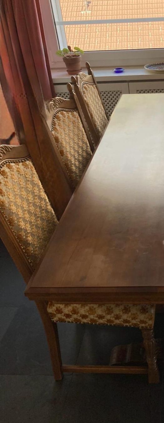 Tables: Esstisch aus Nussbaumholz der Marke Spring – D'occasion à Brig par Norderney1000 2