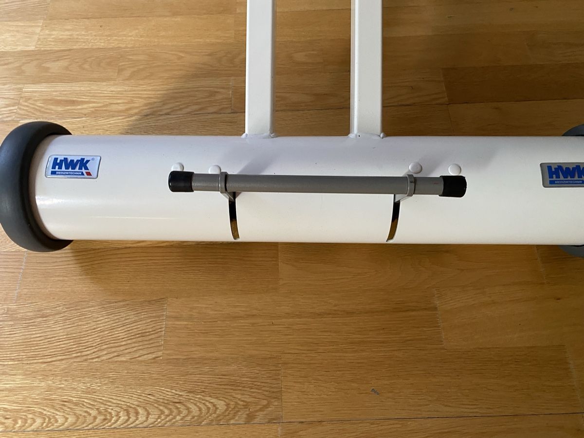 Chaises longues: Behandlungsliege Solid H2, hydraulisch mit Radautomatik – D'occasion à Basel par Ruvmar 5