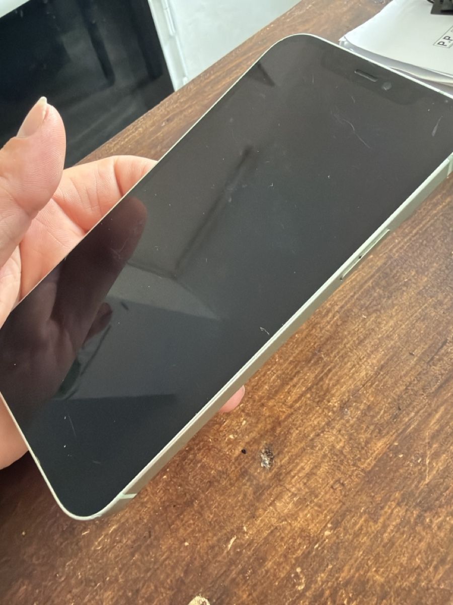 Apple Telefoni cellulari / Smartphones: iPhone 12 – Usato da Zürich venduto da NaomiSaskia 2