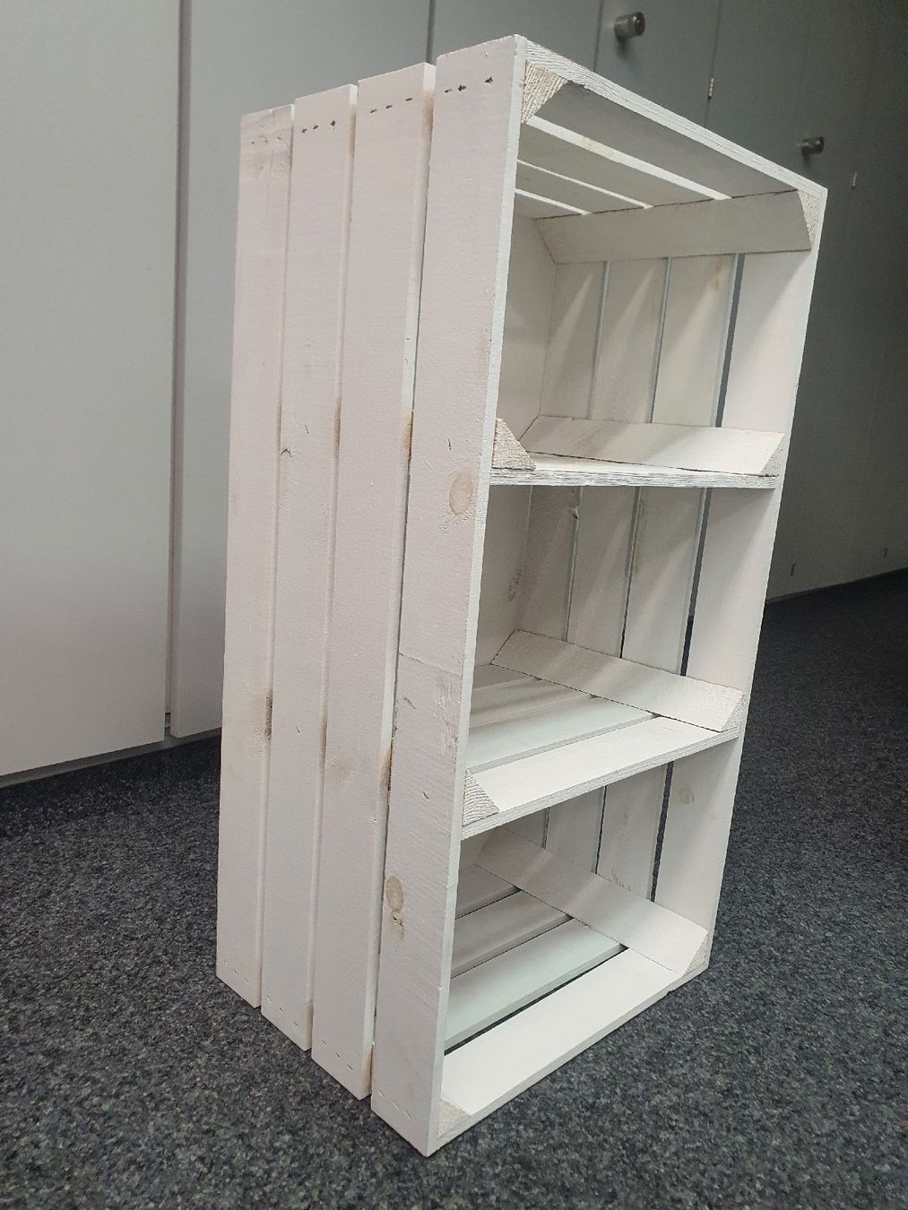 Scaffali: Weisses Holzregal, Shabby Chic Look – Usato da Nottwil venduto da and_6jqh 1