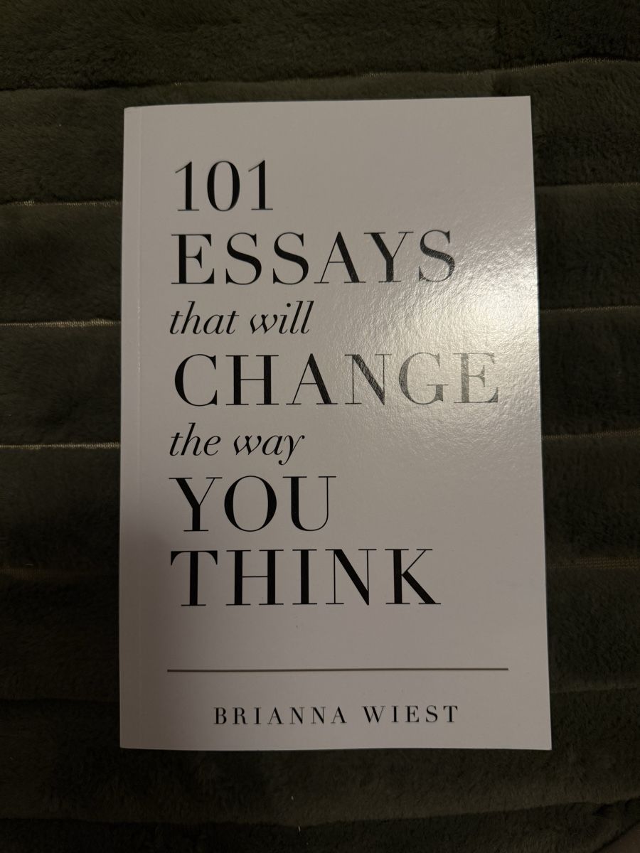 Libri: Buch - 101 Essays that change the way you think – Usato da Gossau SG venduto da laura_dema