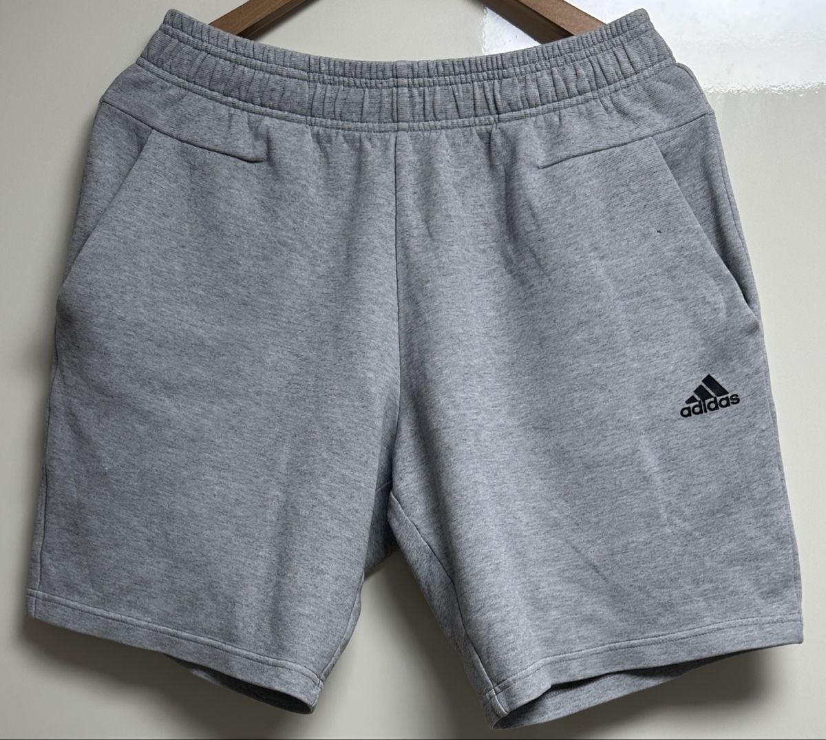 Adidas Pantalons: Adidas Short G M – D'occasion à Maienfeld par tobeyl2020