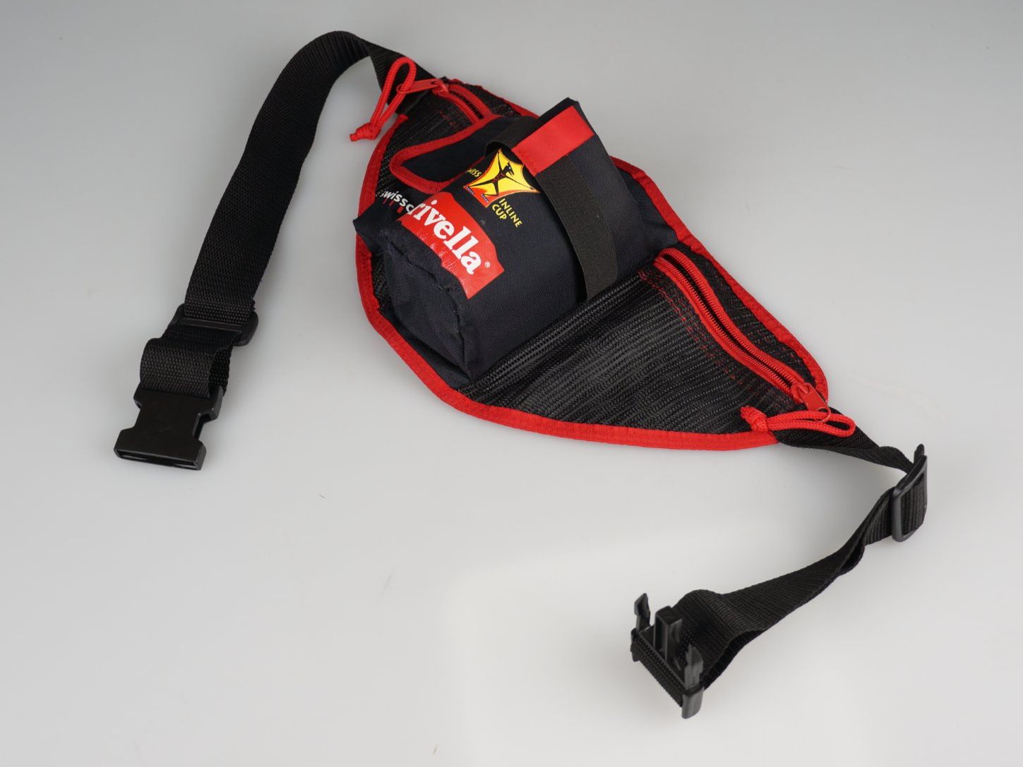 Rivella Borse: Rivella Bauchtasche mit Flaschenhalter – Usato da Rüti ZH venduto da Restwert_Rueti_ZH