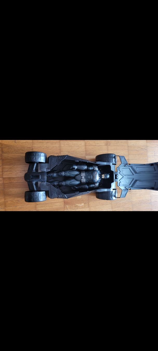 Statuette: Batman Figur mit Batmobil, neuwertig – Nuovo (secondo la descrizione) da Emmenbrücke venduto da gatasalvache 5
