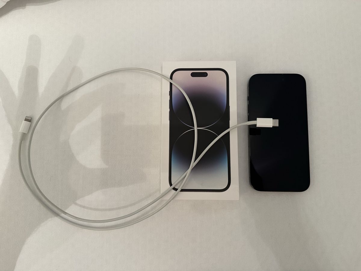 Apple Telefoni cellulari / Smartphones: Apple iPhone 14 Pro 128 GB Space Black / Full Set – Usato da Pfäffikon SZ venduto da kev_c9q6