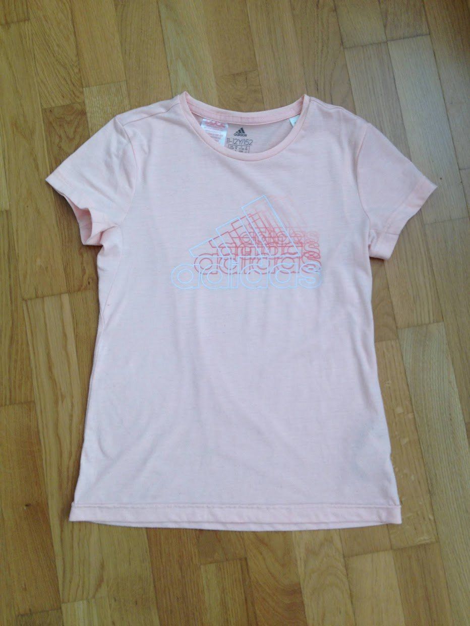 Adidas Blusen, T-Shirts & Tops: Sport Shirt Adidas – Gebraucht aus Dübendorf von Fip05