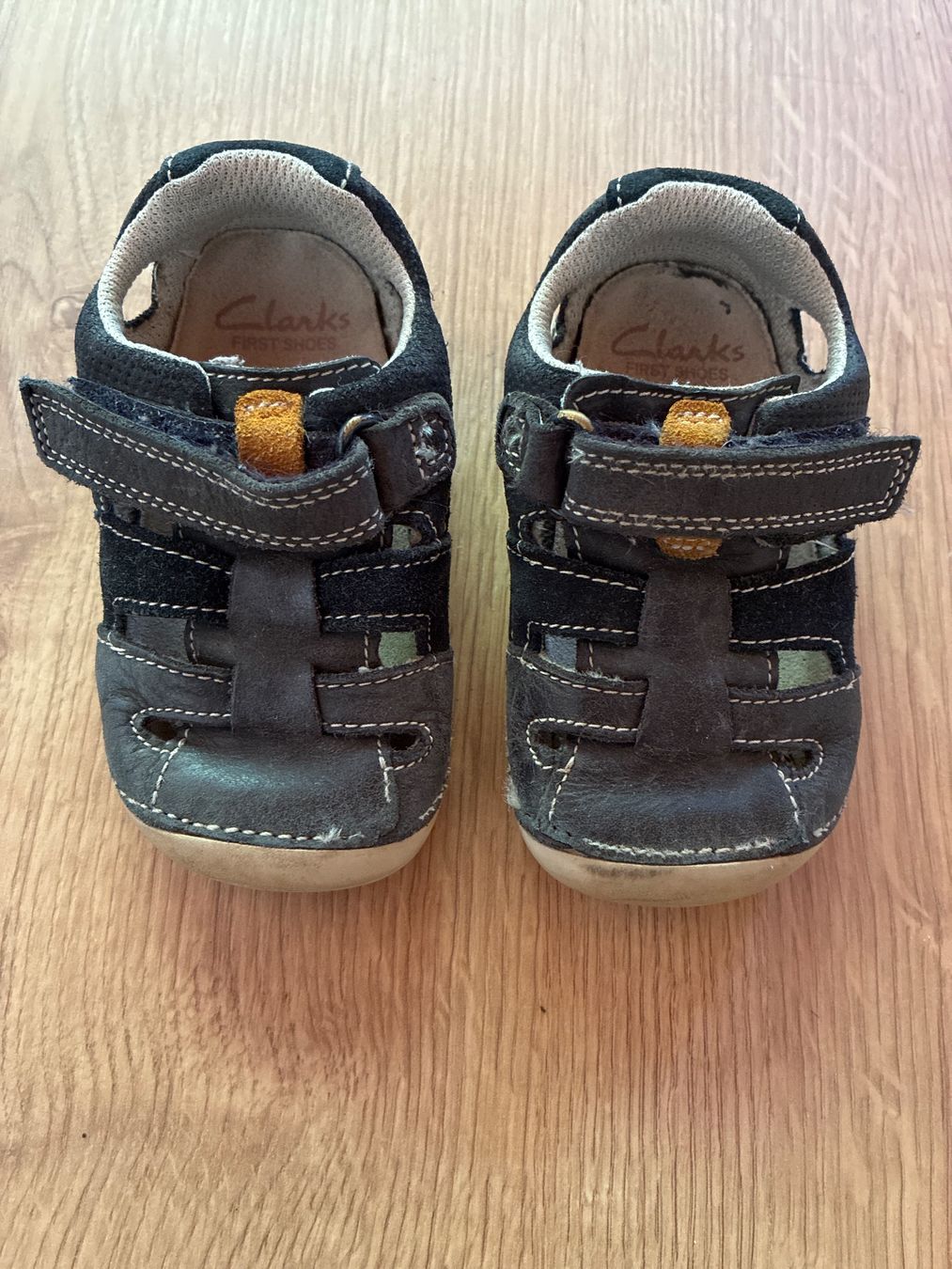 Scarpe per ragazzi: Sandalen Clarks First Shoe, Grösse 20 – Usato da Eggenwil venduto da mic_b5l2