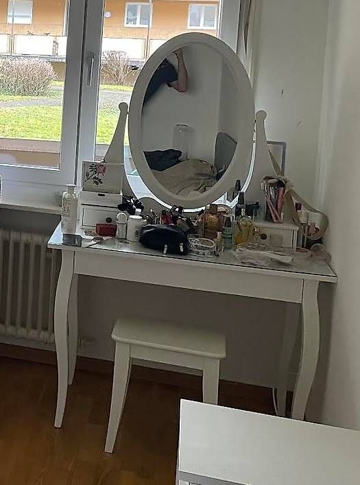 Tavoli da trucco: HEMNES Schminktisch mit Spiegel dressing table with mirror – Usato da Birmensdorf ZH venduto da szy_5lsn 1