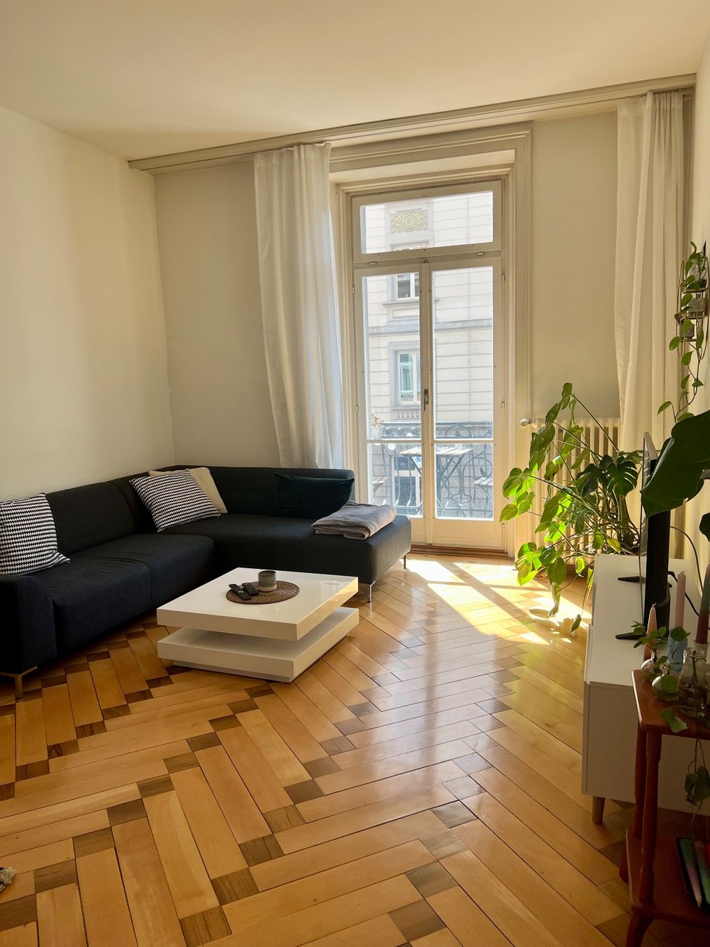 Pfister Sofas: Ecksofa dunkelgrau von Möbel Pfister – D'occasion à Luzern par SandraKueh