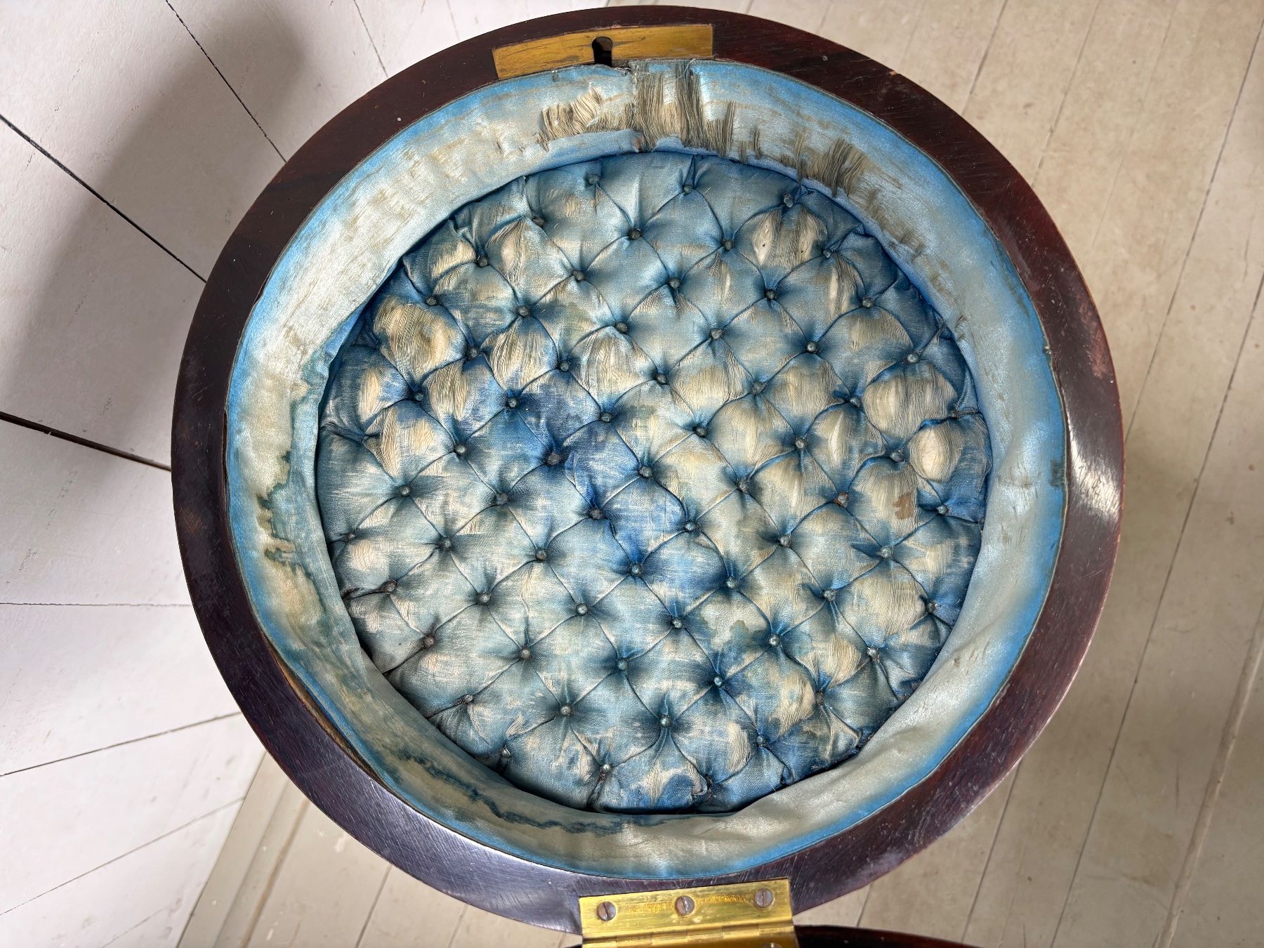 Vetrine: Bijouterie Tischvitrine Stil Louis XVI antik – Usato da Hinwil venduto da DaniBachman 8
