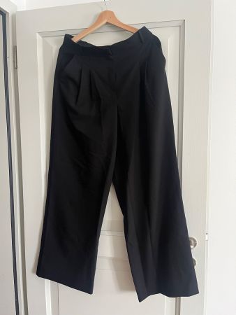 Hose tiefschwarz, Marke KAUF DICH GLÜCKLICH
