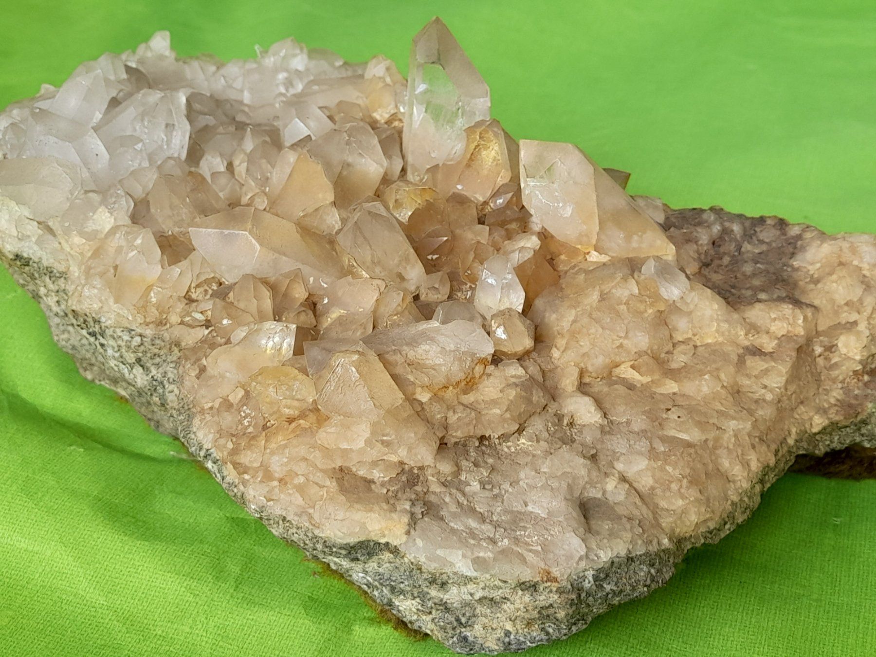 Minerali & Pietre curative: Bergkristall-Stufe gross – Usato da Aeschi b.Spiez venduto da 52_wochen 1