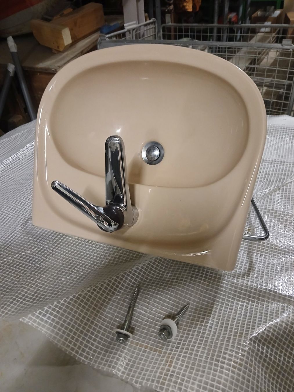 Lavabi & lavandini: Waschbecken – Usato da Schöftland venduto da ValtraBM100