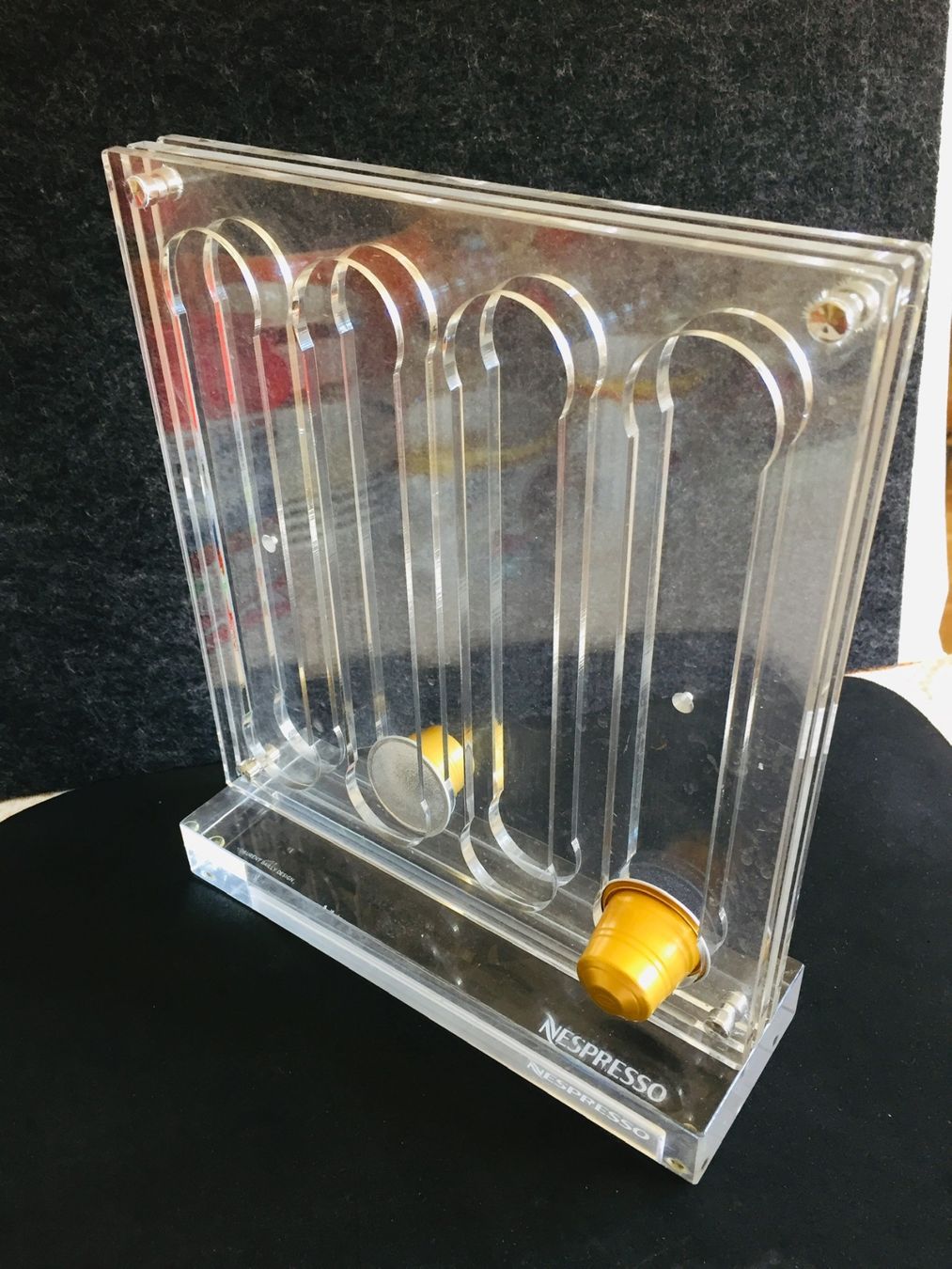 Nespresso Altro per Gastronomia & Hotel: Nespresso - distributeur de capsules (a) – Usato da Sion venduto da accroshoes