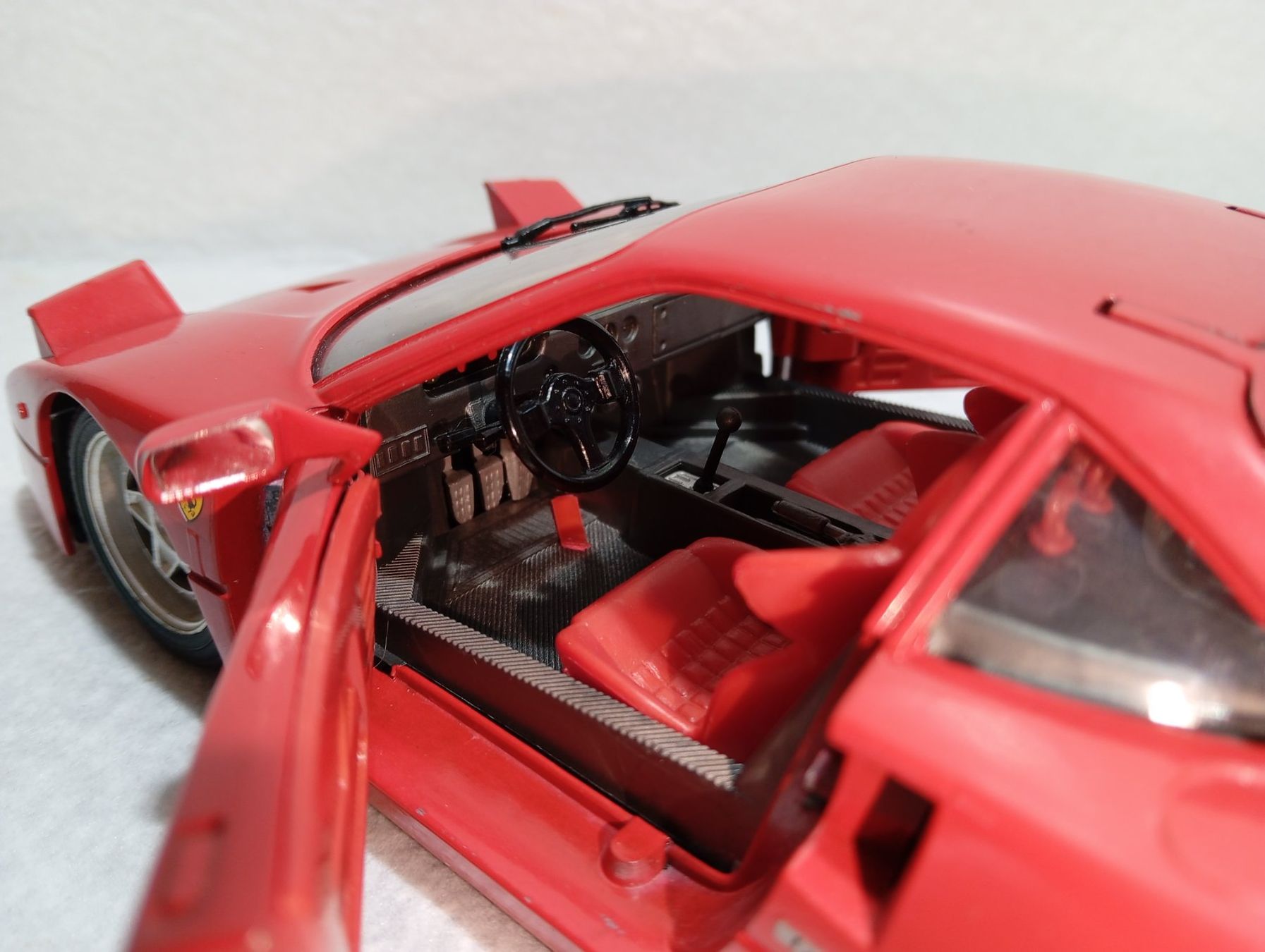 Modellautos: Ferrari F40 – Gebraucht aus Huttwil von Secondtrain 3