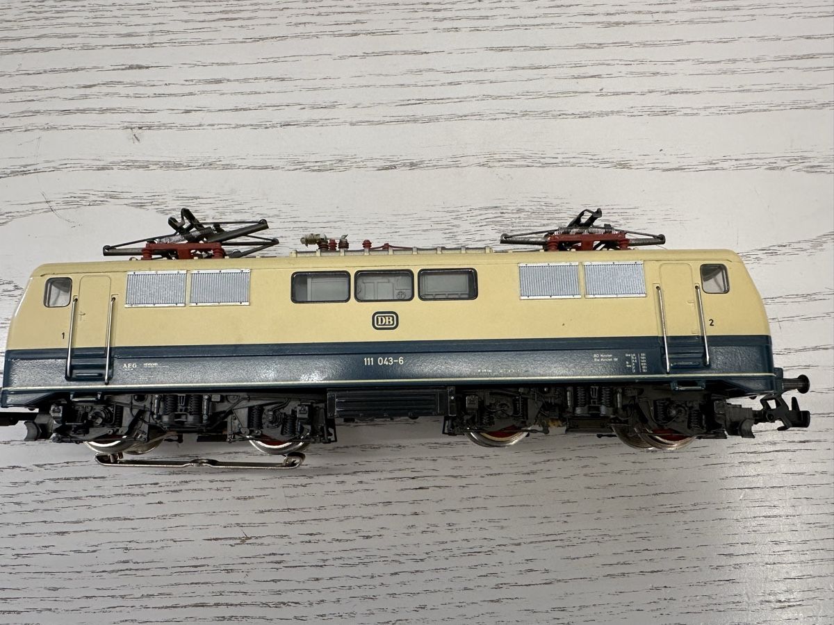 Märklin Modelleisenbahnen: Märklin 3042 DB BR 111 – Gebraucht aus Lupsingen von New-Haven 3